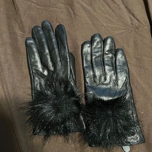 Black leather women’s gloves